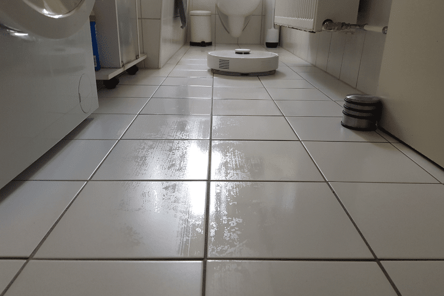 Wet floor after Roborock Q7 Max+ has mopped.